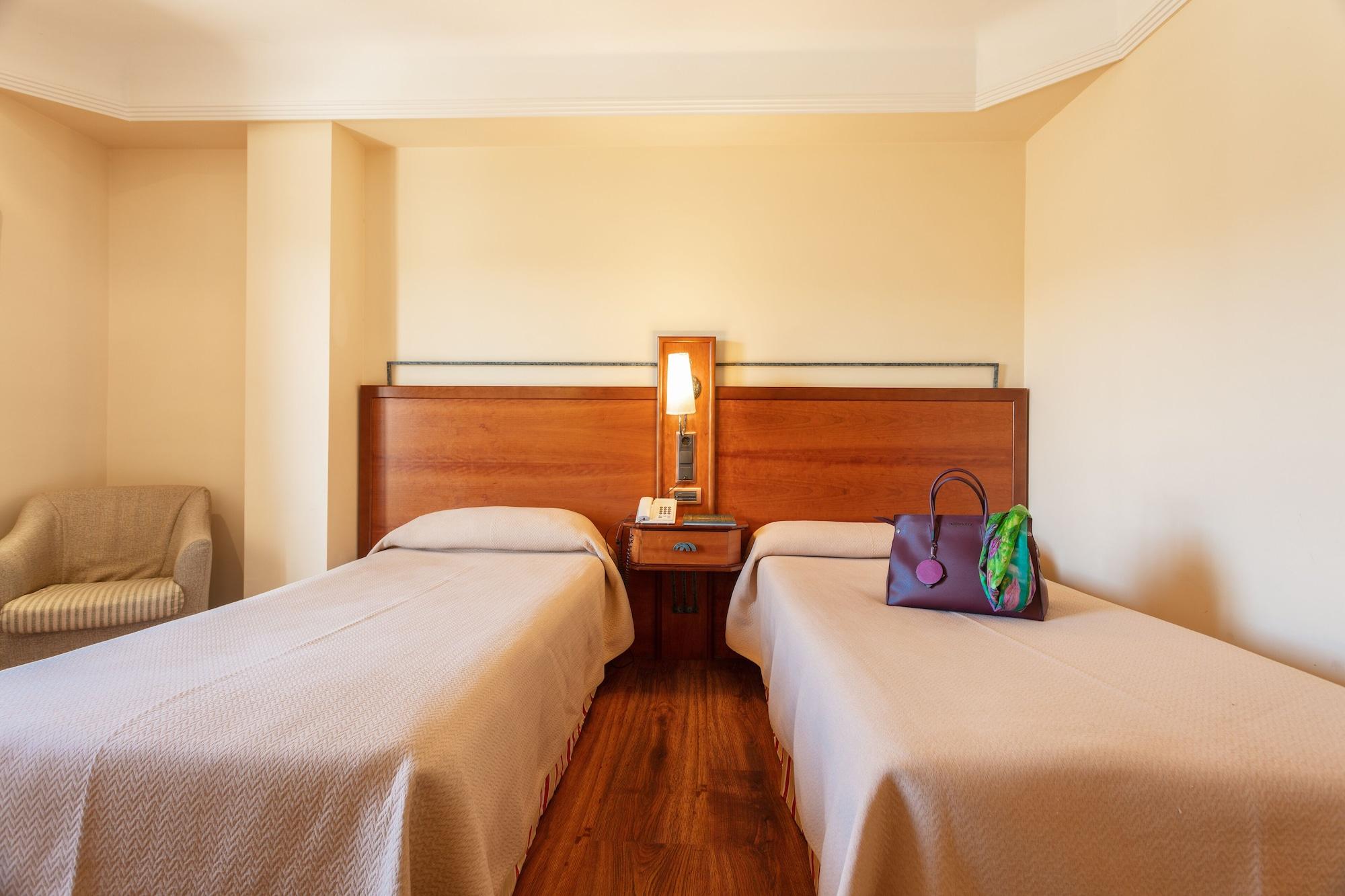 Hotel Abades Гуадикс Екстериор снимка
