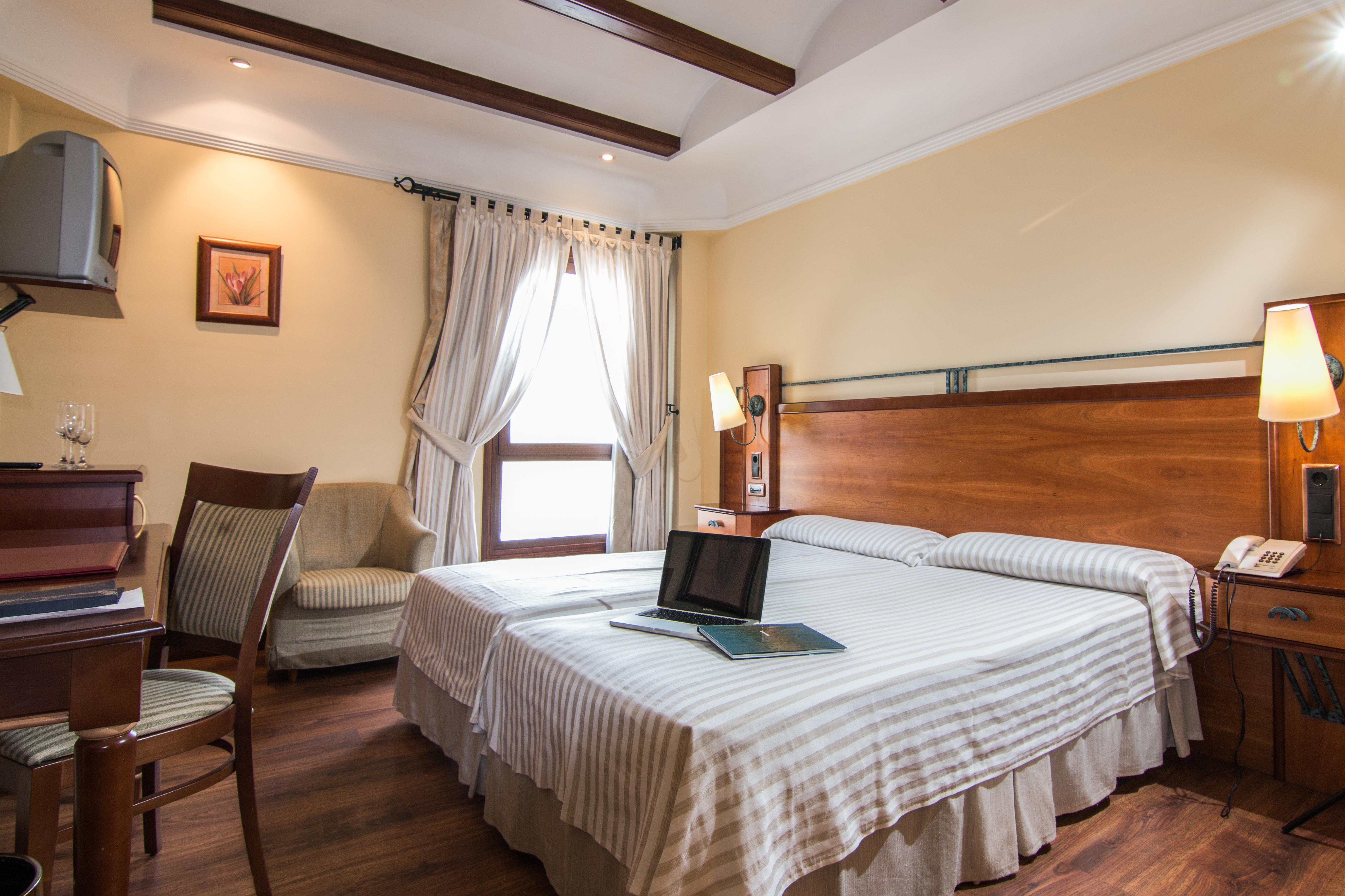 Hotel Abades Гуадикс Екстериор снимка