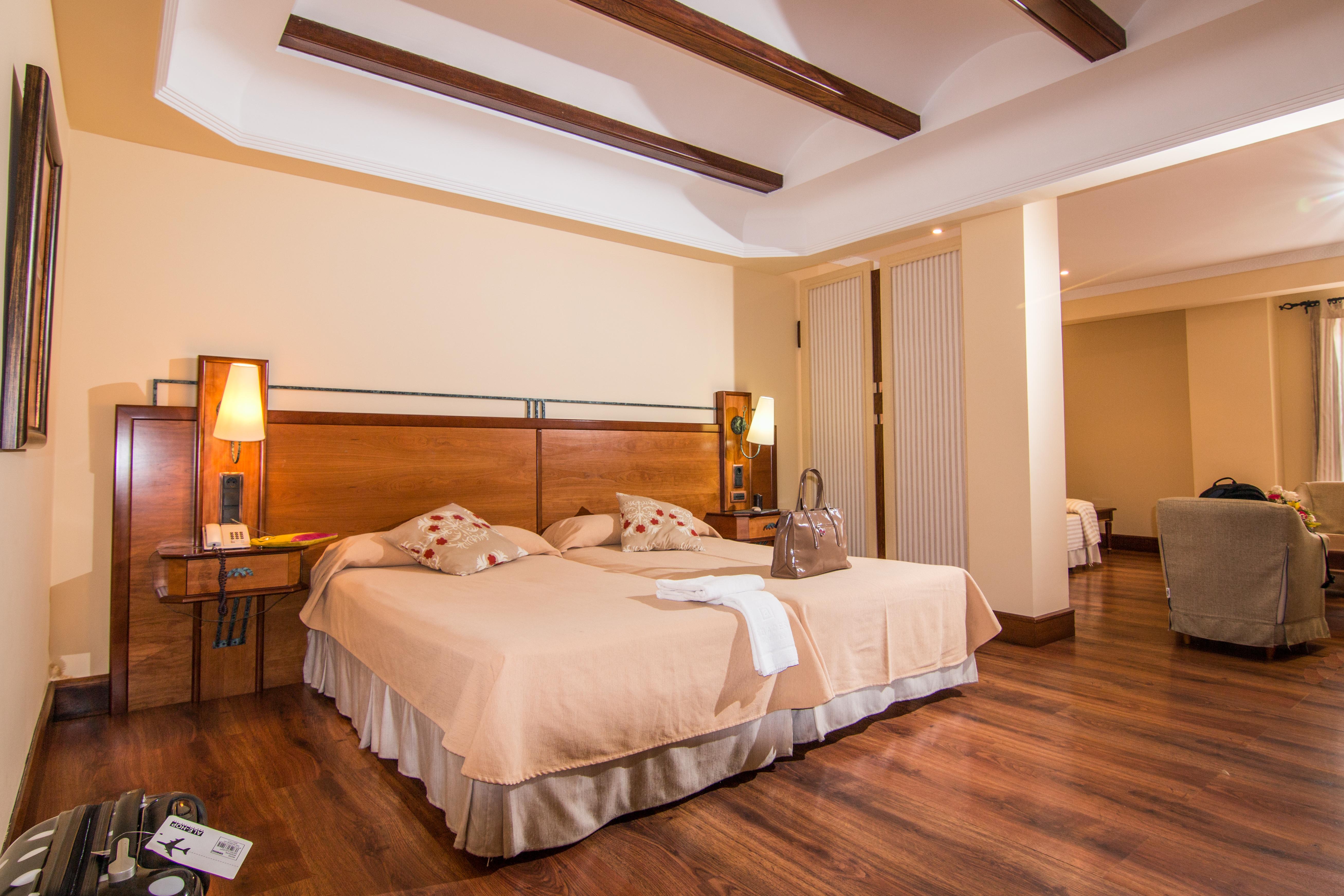 Hotel Abades Гуадикс Екстериор снимка